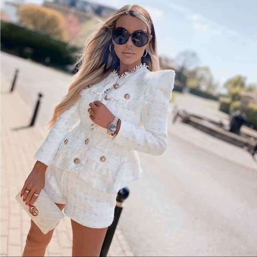 Elegant White Women's Pantsuit - Picture 5 of 16